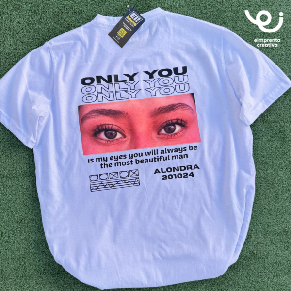 PLAYERA EYES ON YOU